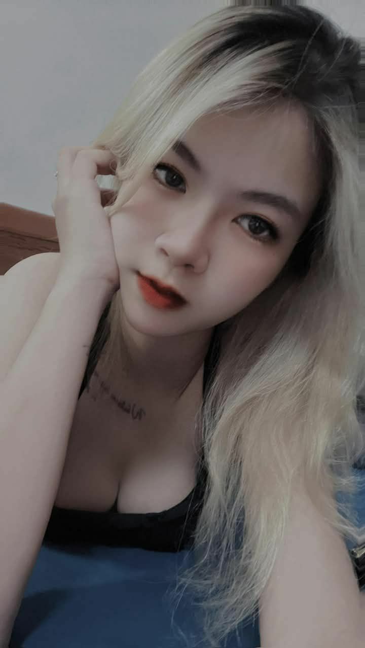 Vợ của con trai đang thù dâm thì bị bố người chồng phát hiện